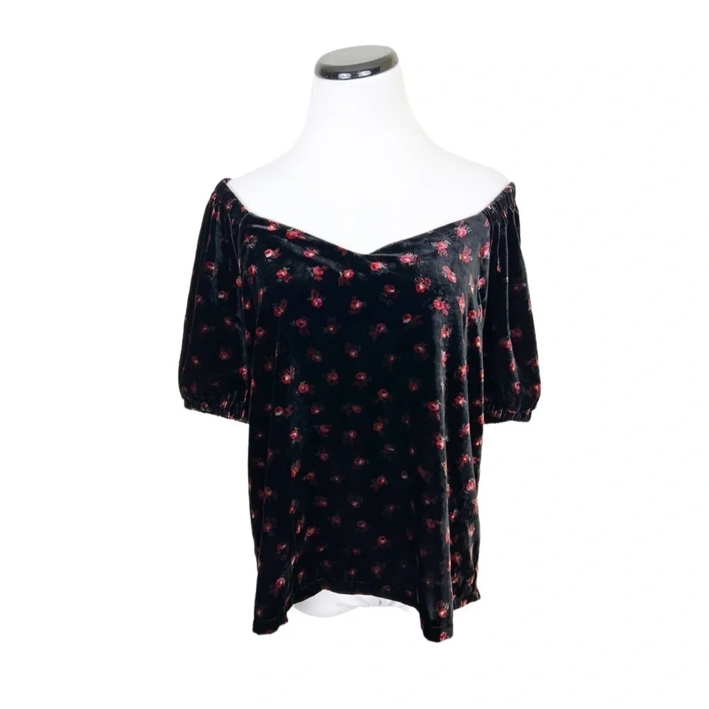 Ann Taylor Loft Velvet Floral Puff Sleeve V-Neck Blouse Black Red Size Medium - Picture 4 of 11